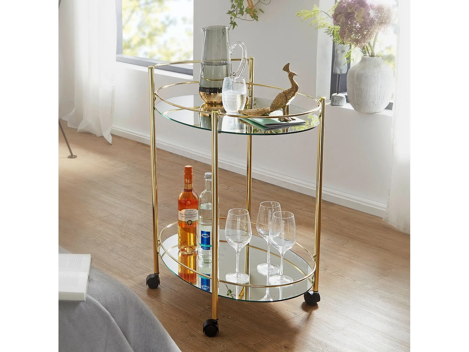 design serveerwagen goud 67x79 cm Mobile Mini Bar | Bijzettafel op wielen Restauratierijtuig met witglazen blad Keukenwagen | Theewagen met matglas