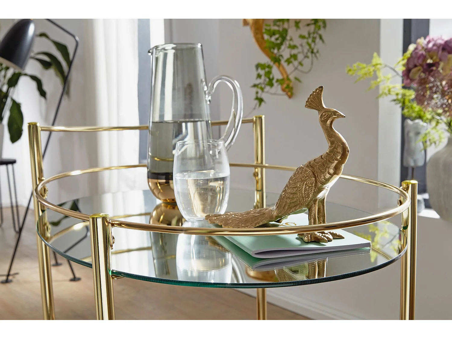 design serveerwagen goud 67x79 cm Mobile Mini Bar | Bijzettafel op wielen Restauratierijtuig met witglazen blad Keukenwagen | Theewagen met matglas