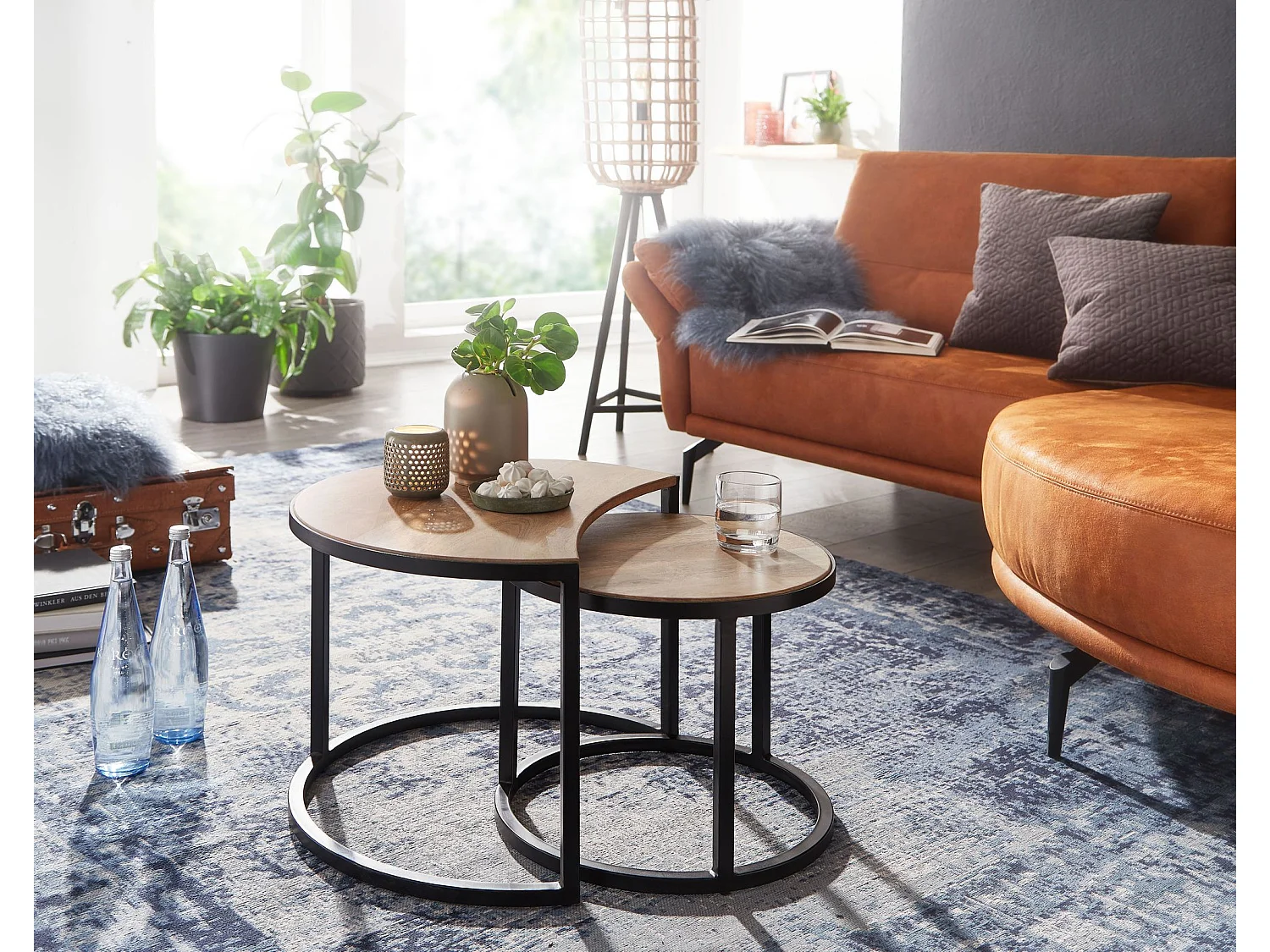 salontafel set van 2 Mango massief houten / metalen salontafel rond | Industriële bijzettafel met metalen poten zwart | 2-delige placemat bijzettafel van hout