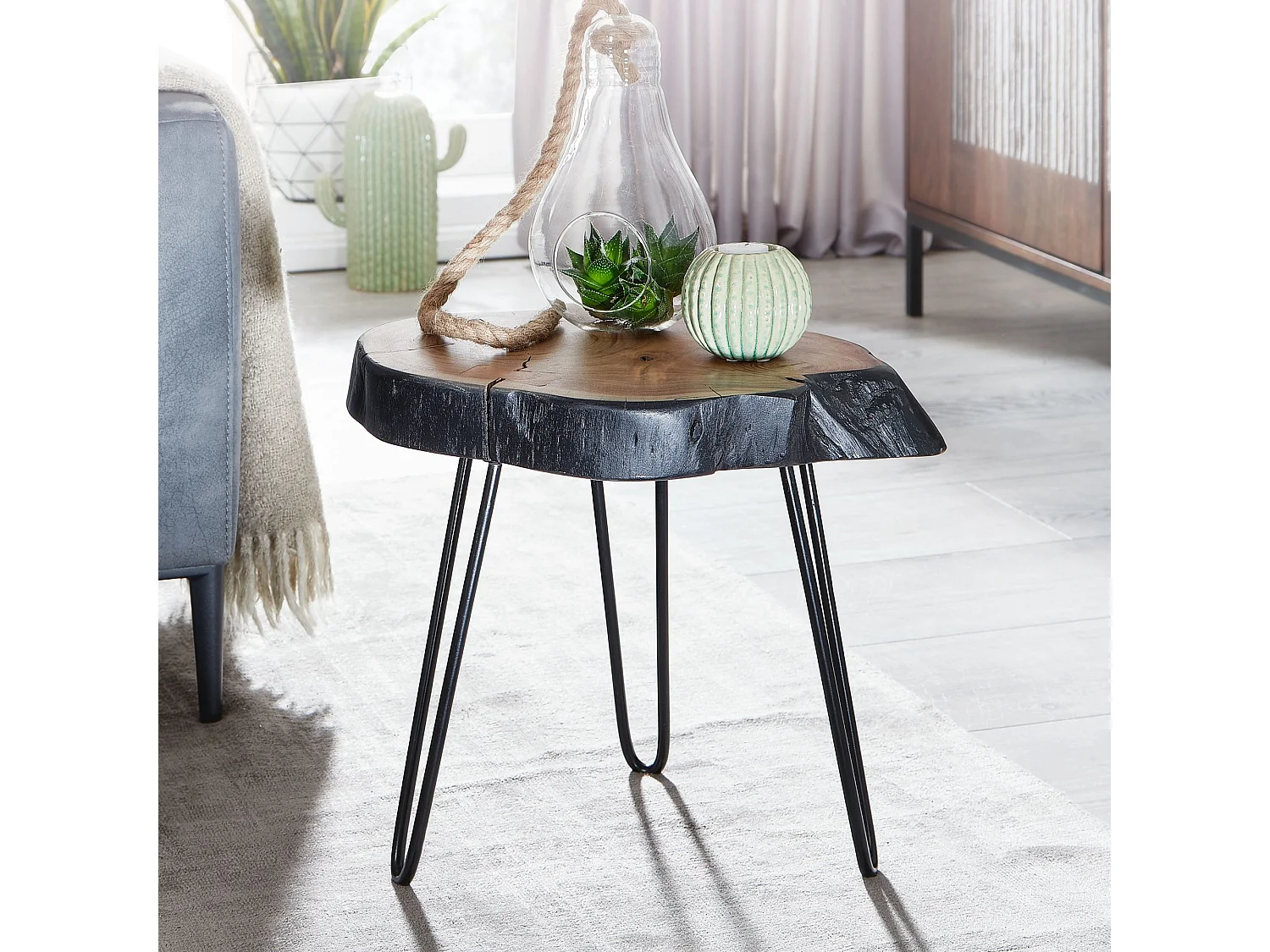 table d'appoint en bois d'acacia massif / métal industriel 40x40x32cm bord d'arbre | Table de