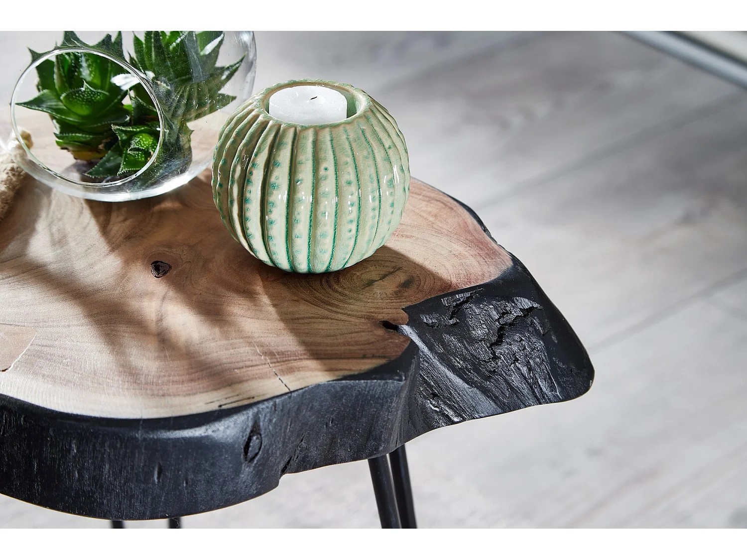 table d'appoint en bois d'acacia massif / métal industriel 40x40x32cm bord d'arbre | Table de