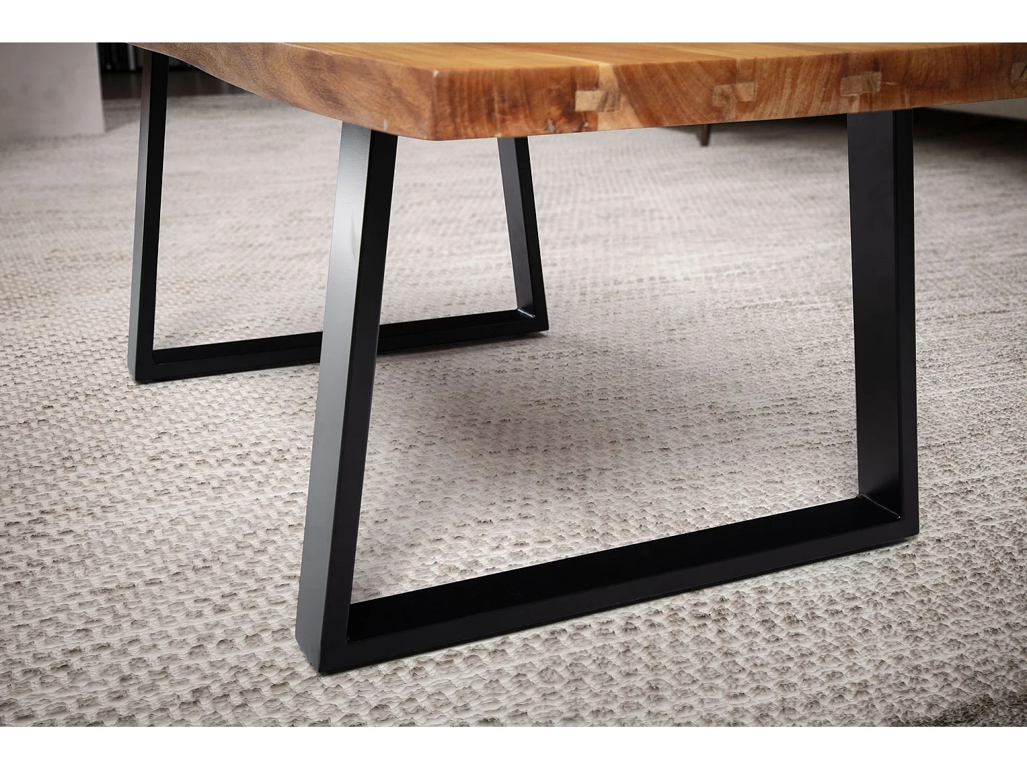 Couchtisch 120x60x46 cm Akazie Massivholz / Metall Baumkante, Design Wohnzimmertisch Rechteckig,