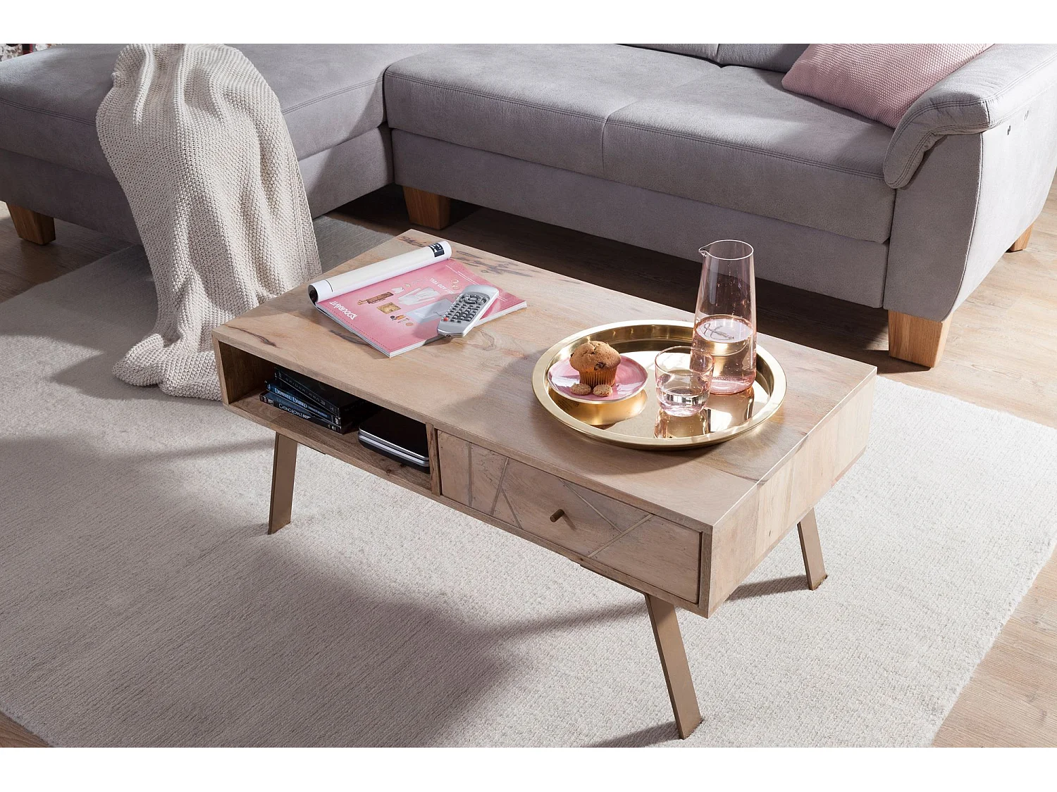 Mesa de centro ligera.