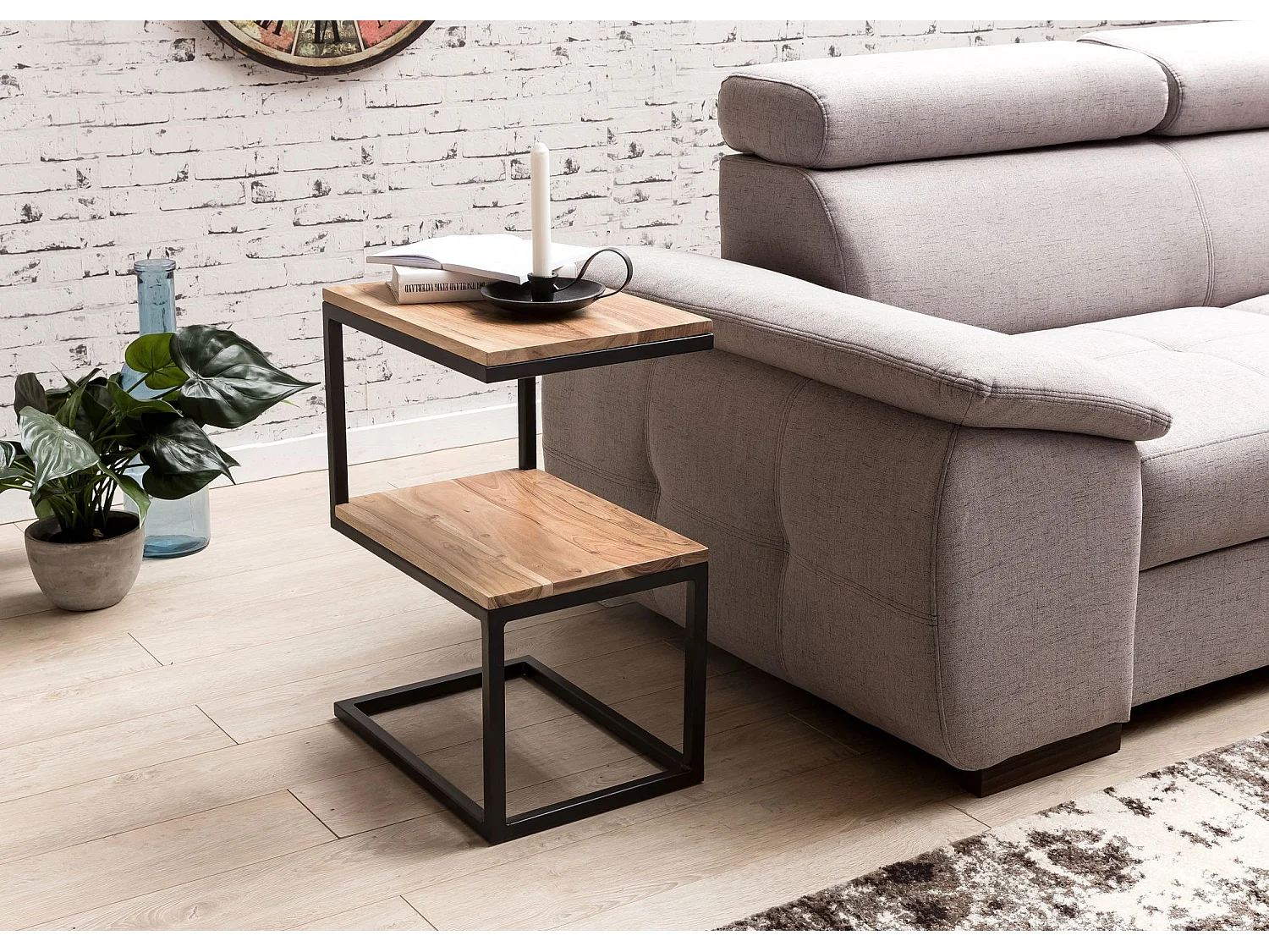 table d'appoint AKOLA en forme de S en bois massif acacia / métal 45 x 60 x 30 cm | Table de salon