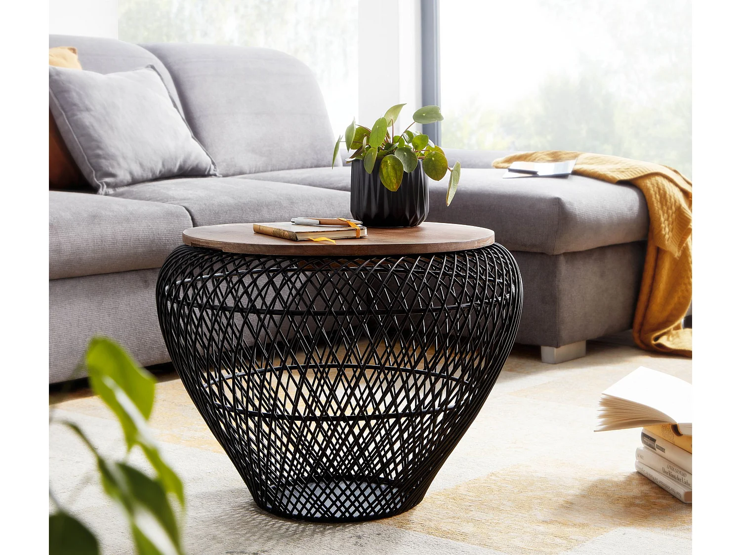 Mesa de Centro Moderna Redonda 60x60x45 cm Metal y Madera Maciza de Mango | Mesa Auxiliar Negra con Almacenaje para Salón | Mesita Café para Sofá