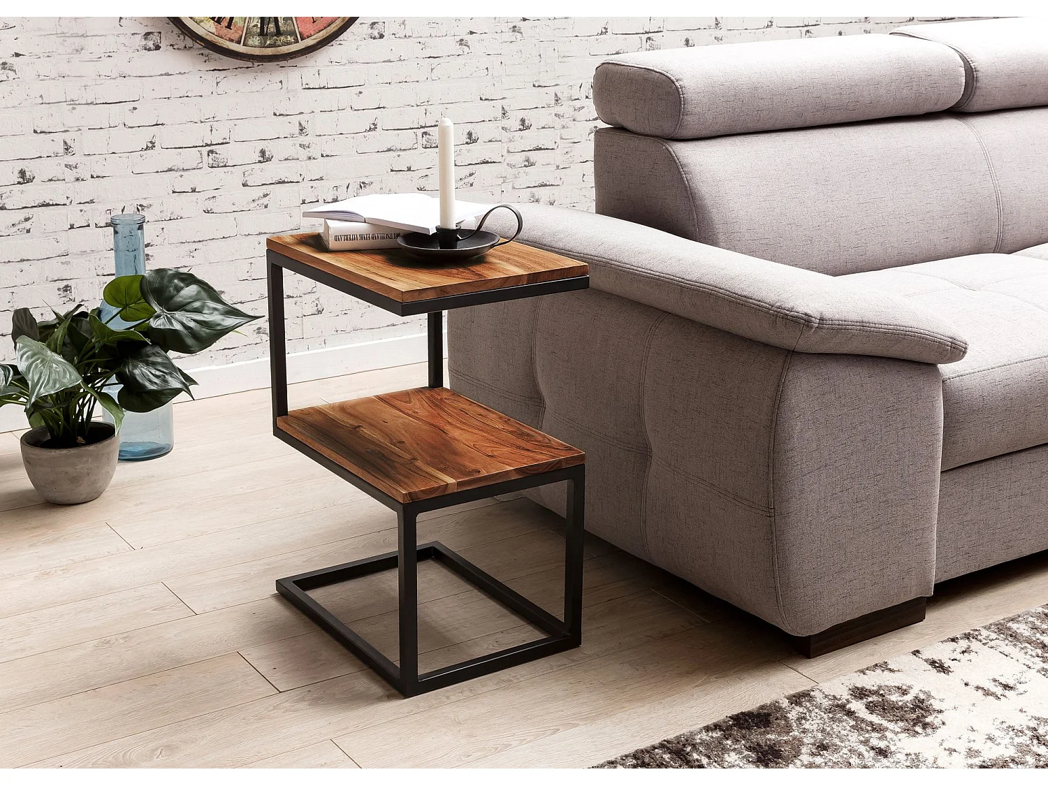 Table d'appoint AKOLA en forme de S en bois massif Sheesham / métal 45 x 60 x 30 cm | Table de