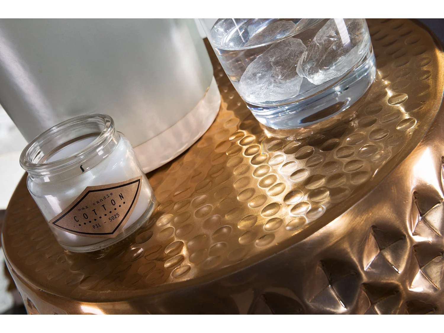 SINGING SITA 32x42x32 cm table de service en aluminium ronde orientale en or | Table basse plate