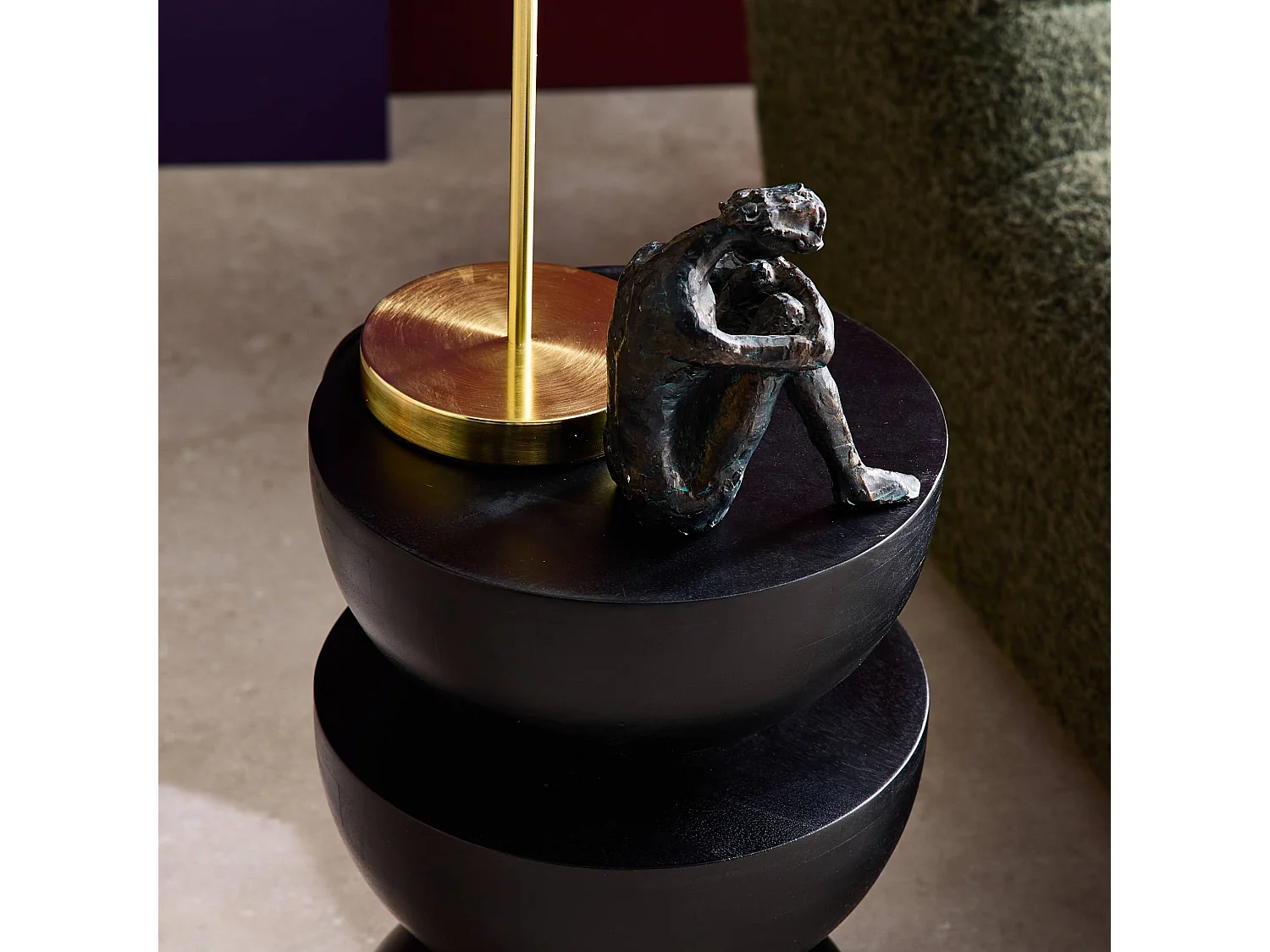 Table d'appoint. bout de canapé. table de chevet. tabouret en bois de manguier. Noir . Sita. Ø30 x H 45cm