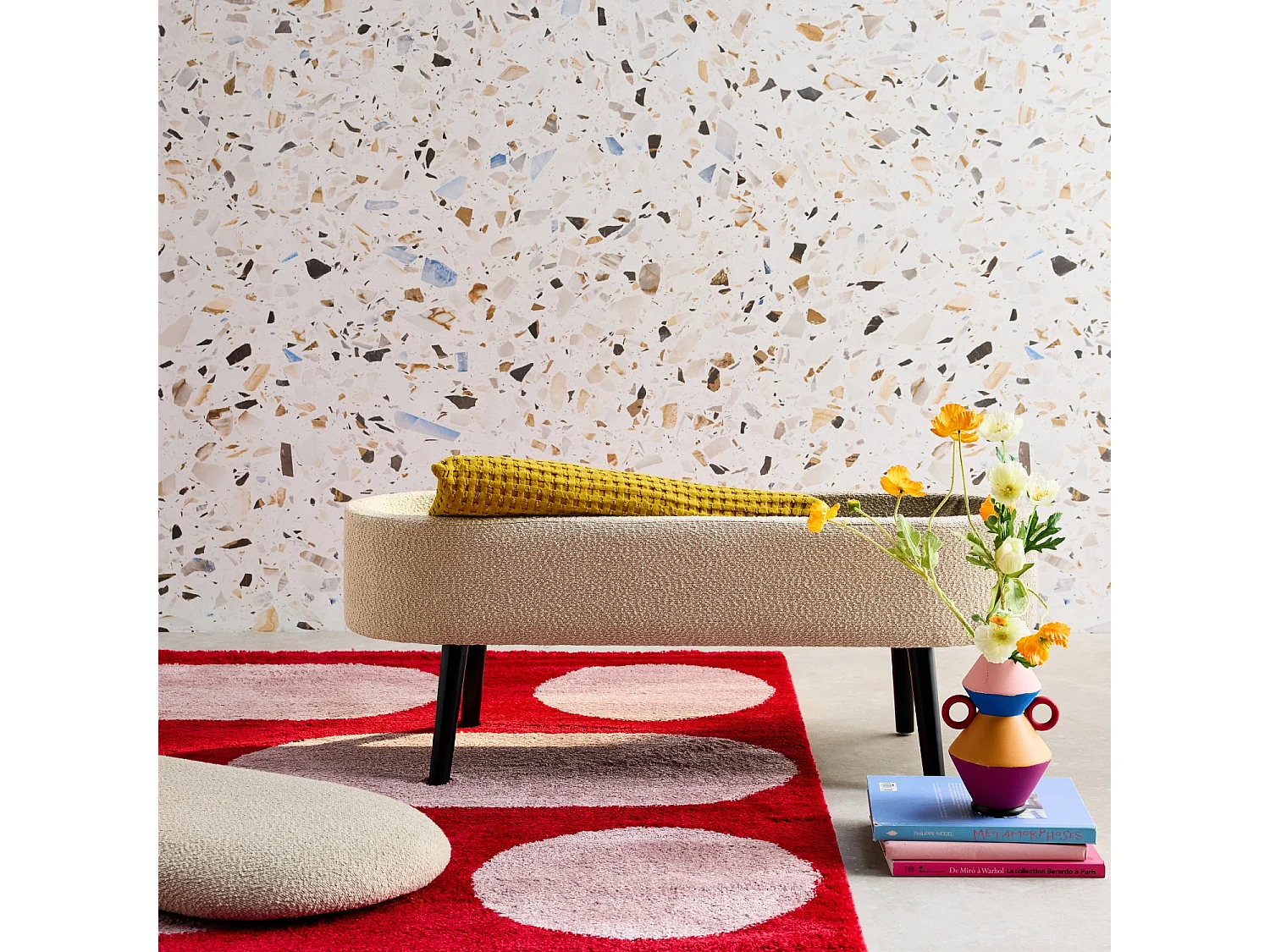 Cassapanca con rivestimento bouclé, beige