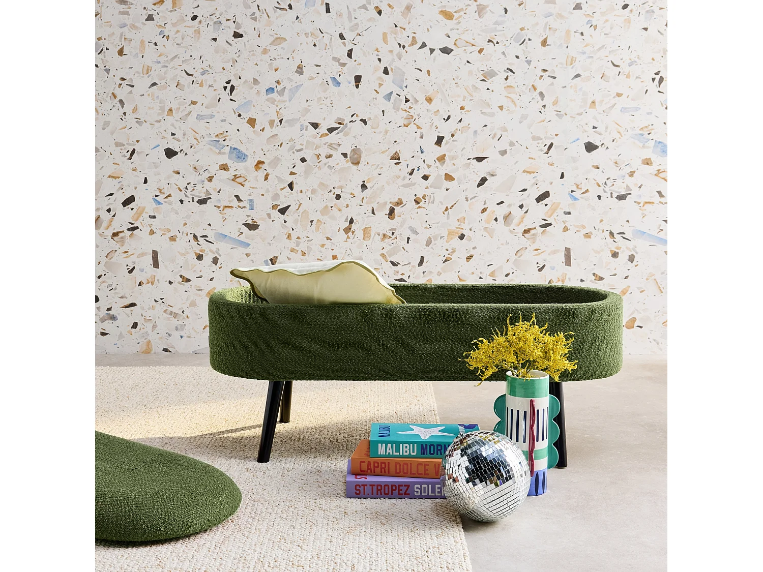 Cassapanca con rivestimento bouclé, verde kaki