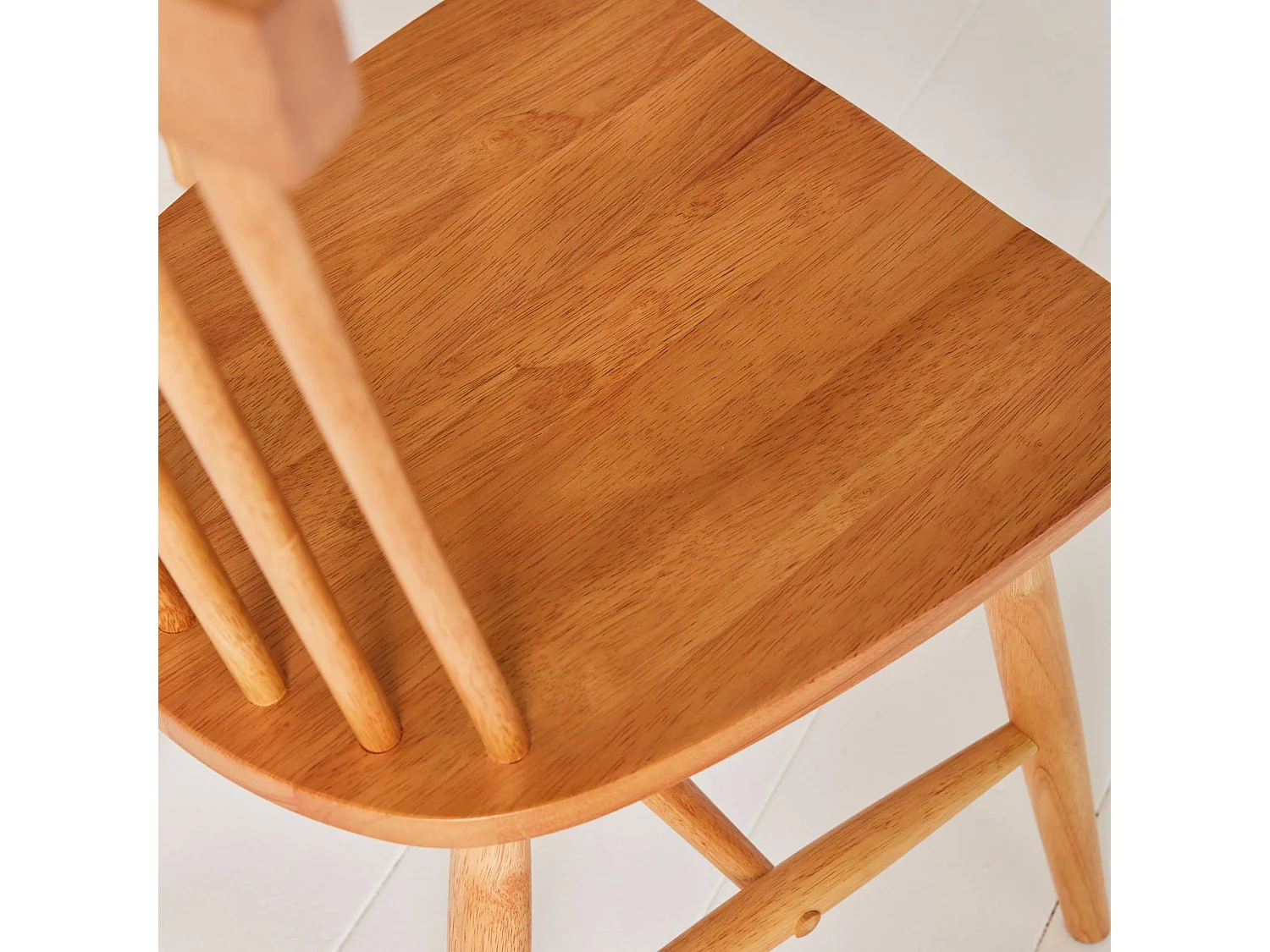 Set di 4 sedie a doghe in legno di gomma naturale | sweeek