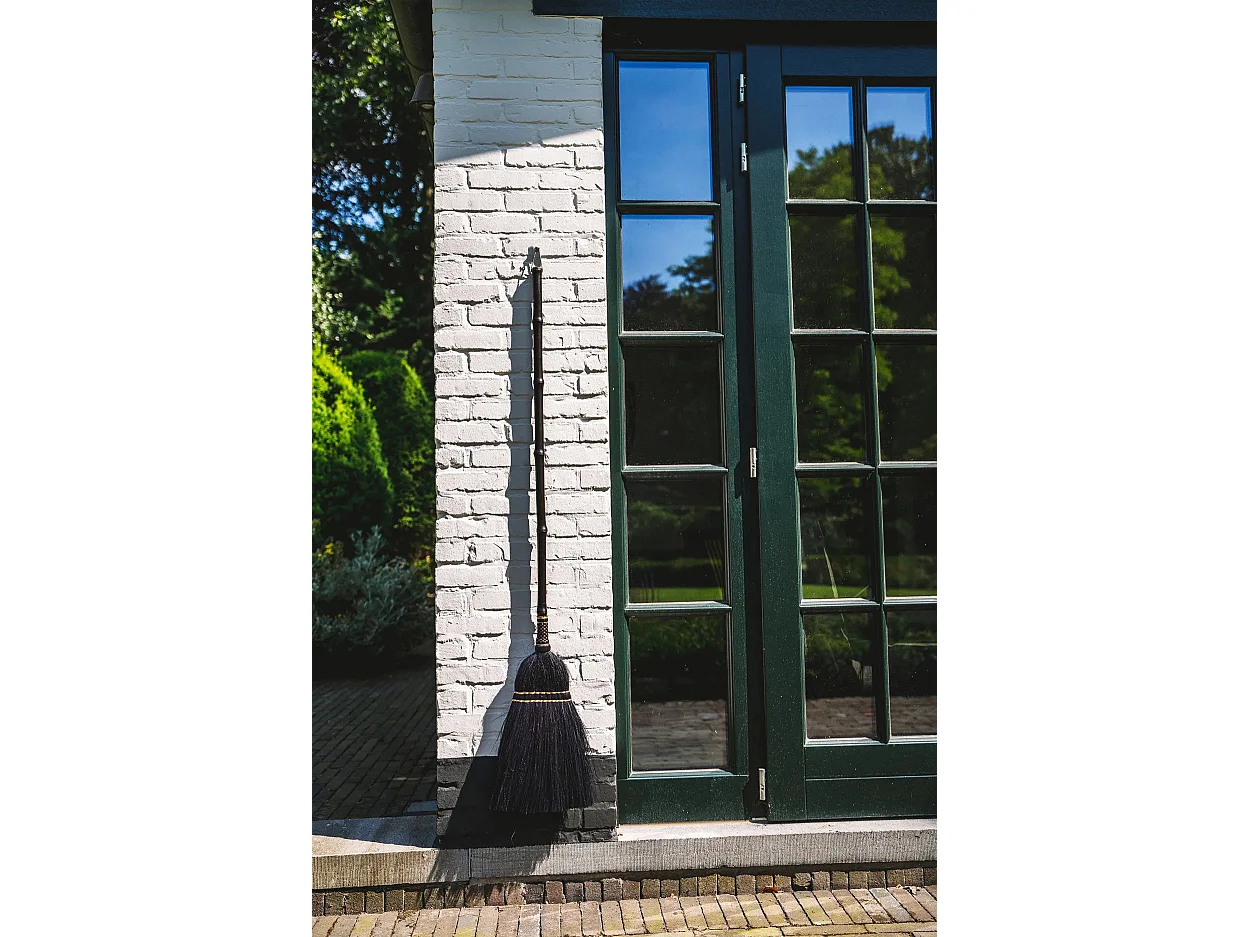 La Escoba Grande - Negra