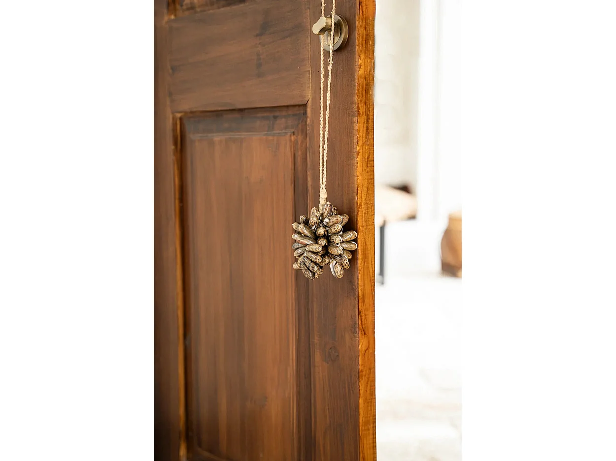 Le Pompon En Coquillage Cauri Marron