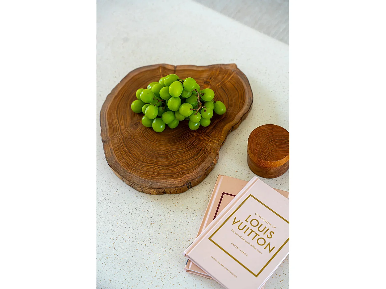 La Planche À Découper En Racine De Teck