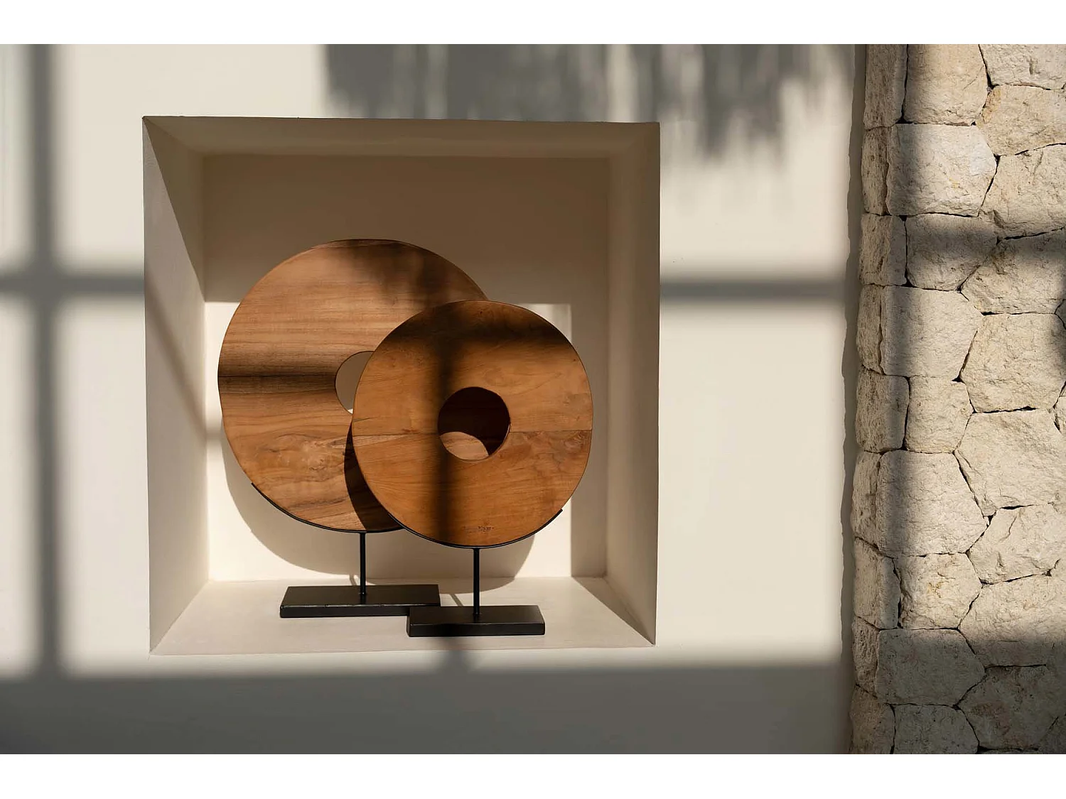 Le Disque En Teck Sur Pied - M