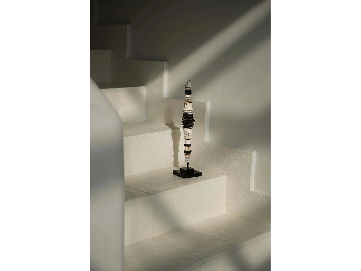 Die Geldschale auf Ständer - Schwarz Weiß - M