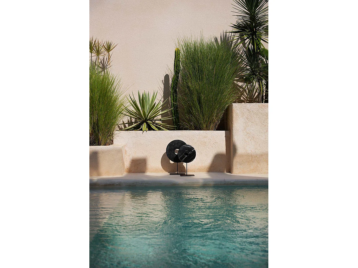 De Marmeren Disc Op Stand - Zwart - M