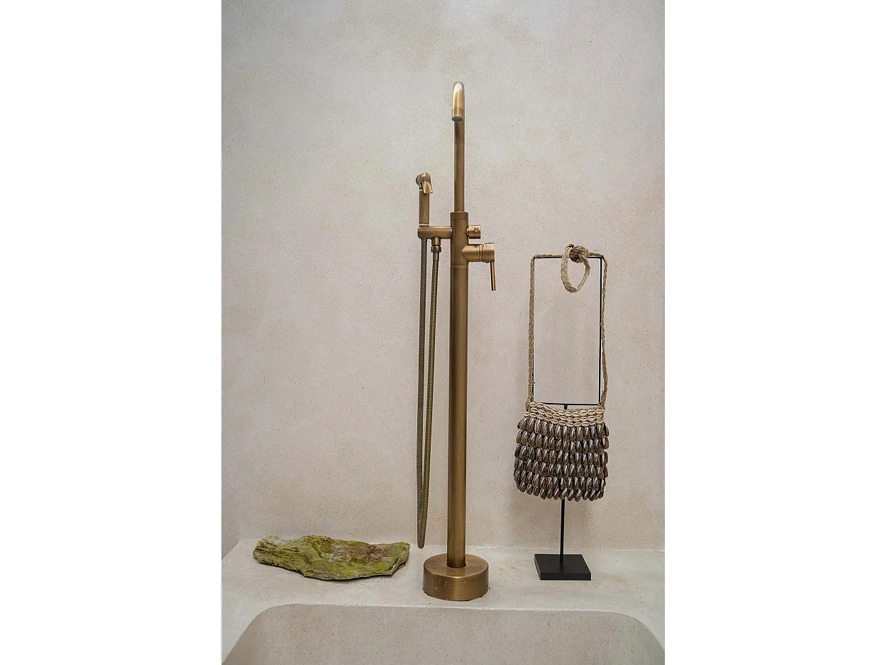 De Shell Purse Op Stand