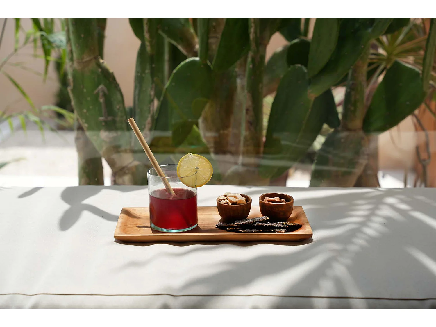 La Huevera De Raíz De Teca