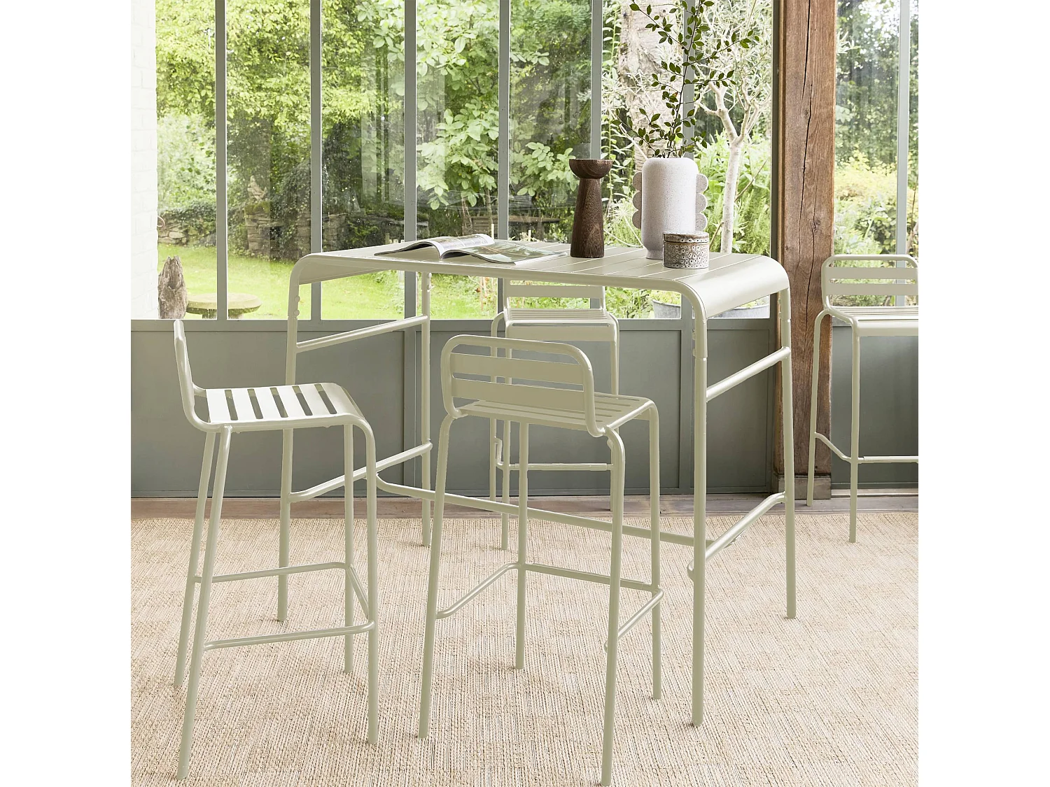 Table haute de jardin métal 4 places. beige. 120 x 70 x 95cm