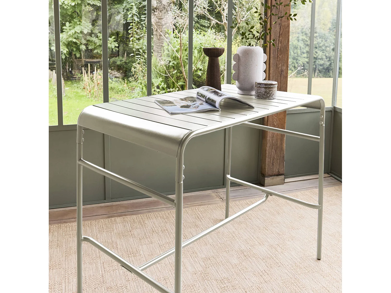 Table haute de jardin métal 4 places. beige. 120 x 70 x 95cm