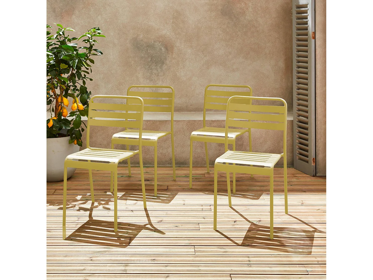 Lot de 4 chaises de jardin acier. 4 places. jaune. Amelia. L44 x P52 x H79cm