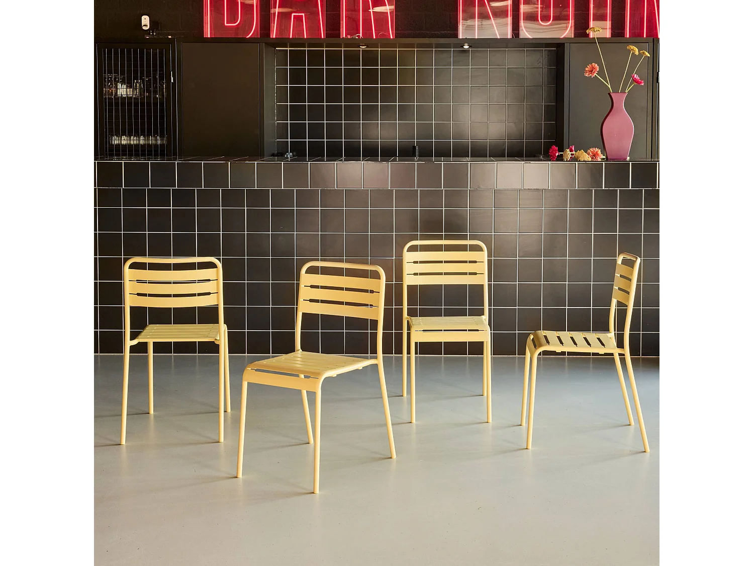 Lot de 4 chaises de jardin acier. 4 places. jaune. Amelia. L44 x P52 x H79cm