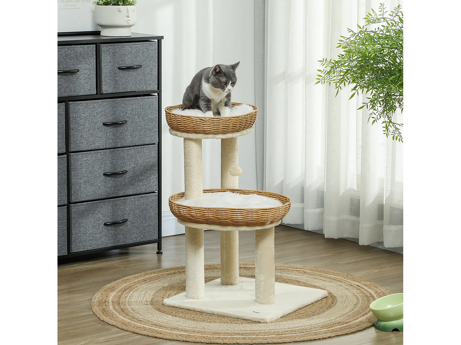 Arbre à chat style bohème aspect rotin tressé - griffoirs, 2 paniers coussins effet fourrure, balle suspendue - beige