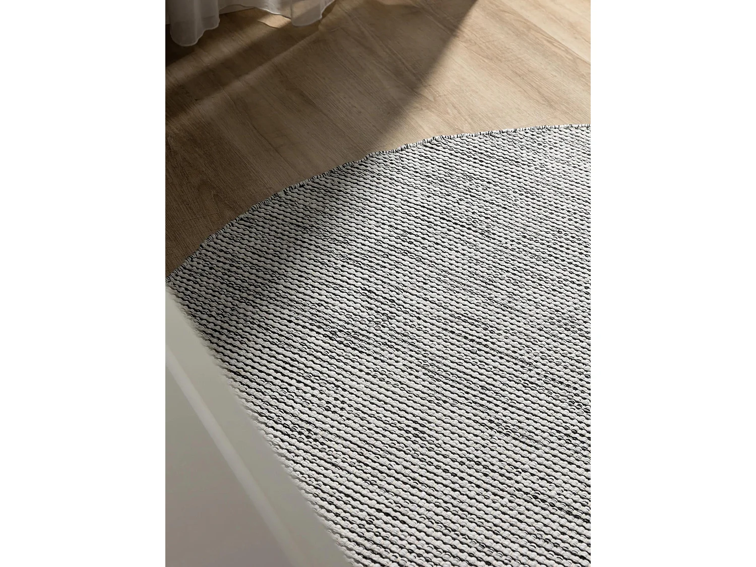 Tapis en coton tissé main Ron Blanc/Noir ø 120cm rond