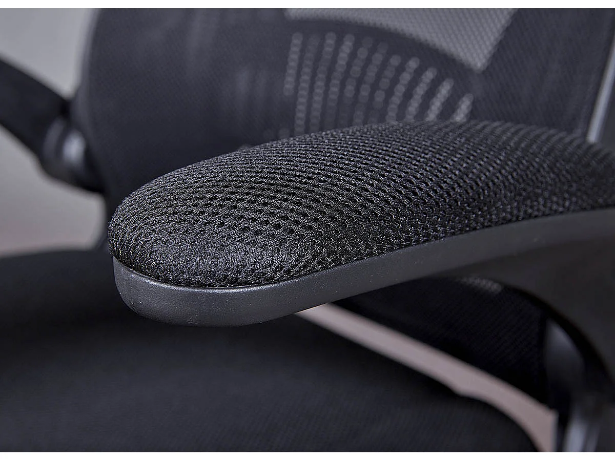 Chaise de Bureau en Polyester coloris noir, pieds en métal coloris chromé - longueur 65 x profondeur 68 x hauteur 114-122 cm