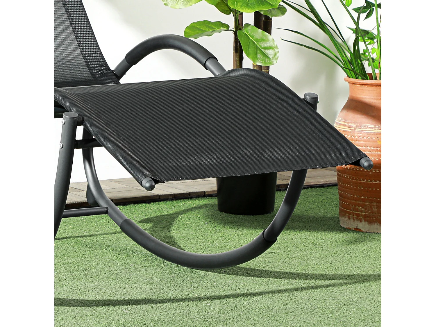 Chaise longue à bascule rocking chair design contemporain métal textilène noir