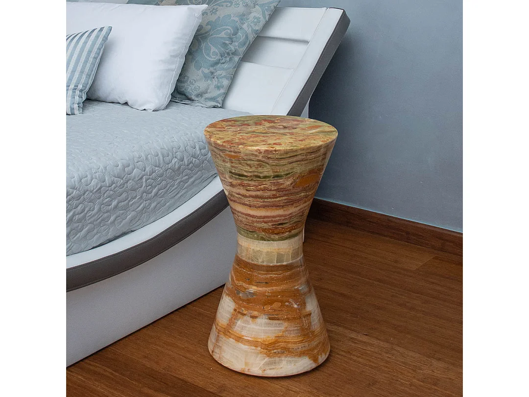 Mesa de cabeceira inovadora e elegante em mármore ônix