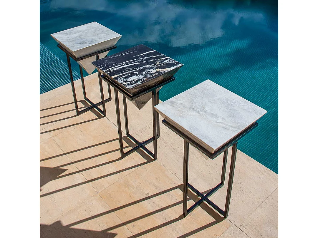 Mesa de mármol blanco trapezoidal