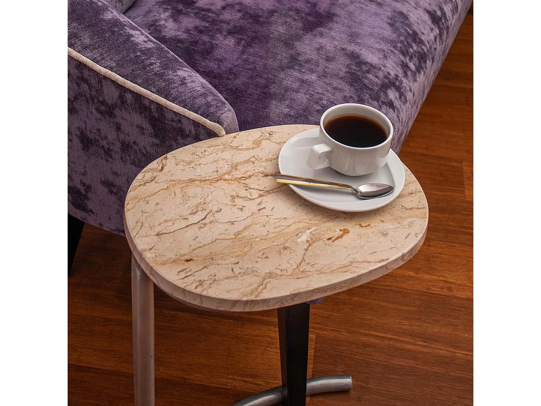 Mesa de centro ovalada de mármol beige