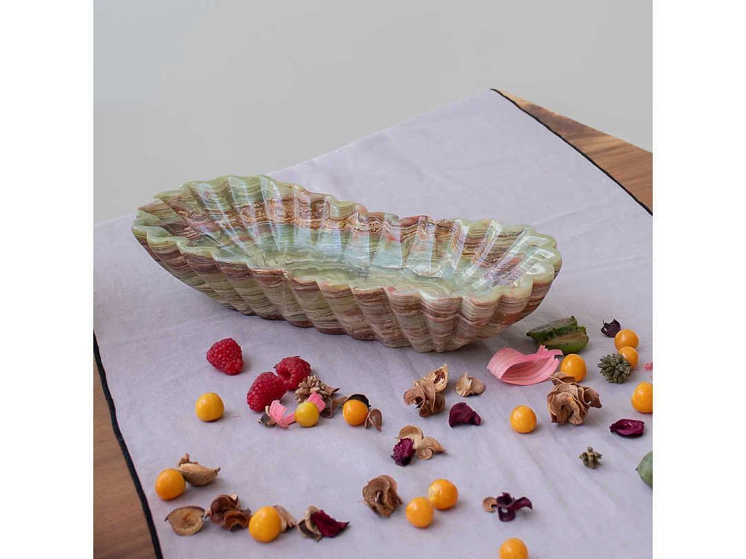 Bandeja de mármore verde esculpida à mão