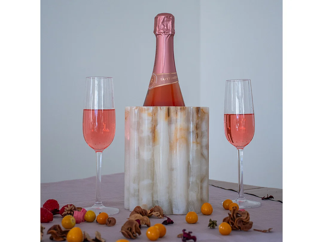 Jarrón de mármol verde con vetas únicas