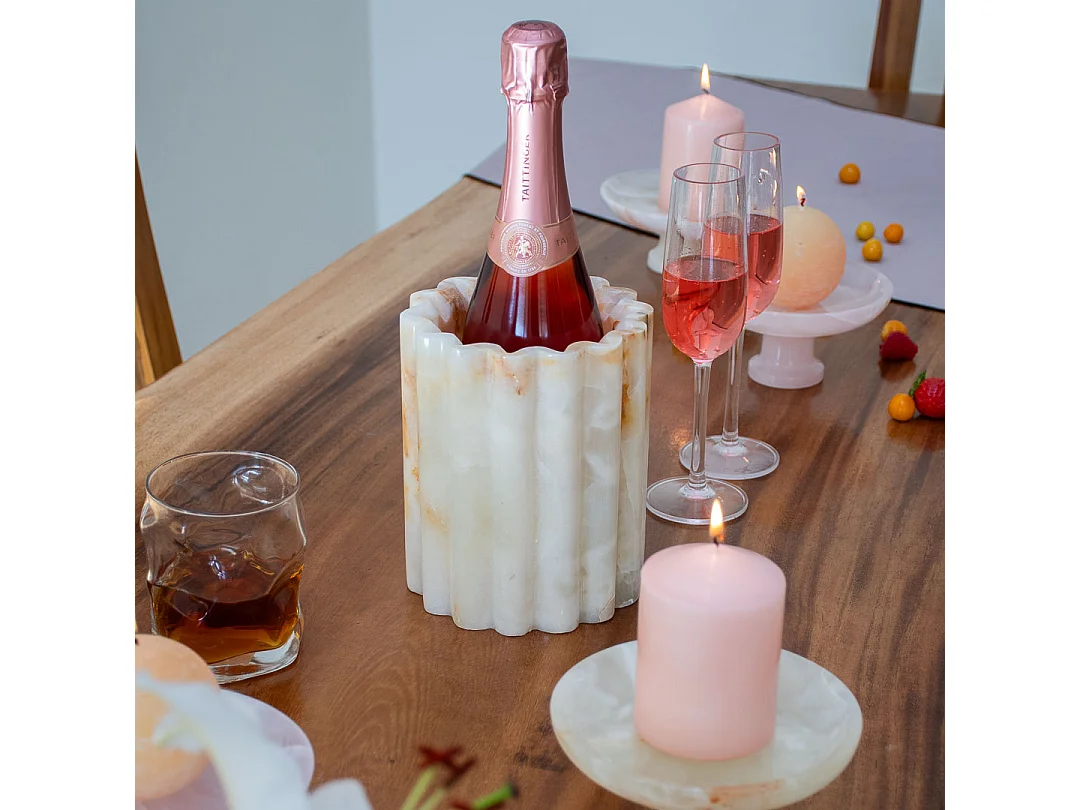 Jarrón de mármol verde con vetas únicas