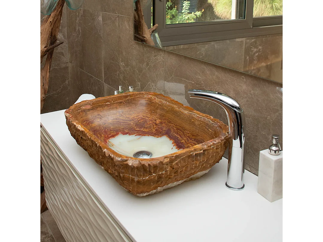 Lavatório oval em mármore ônix para um toque de sofisticação