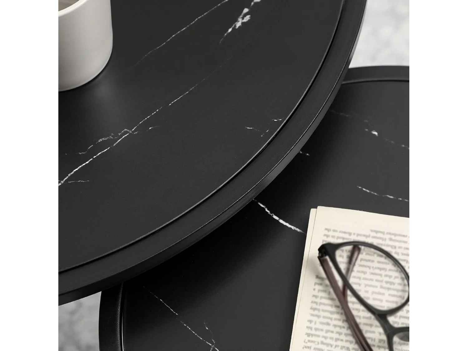 Lot de 2 tables basses rondes gigognes empilables métal noir aspect marbre noir