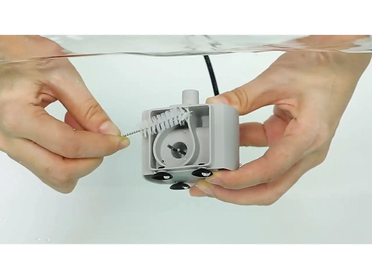 2.2L Fontaine Eau Chat,6 Pièces Filtre à Charbon+3 Pièces Éponges, Pompe Silencieuse avec Éclairage LED,Filtration Multiple,Réservoir eau Translucide