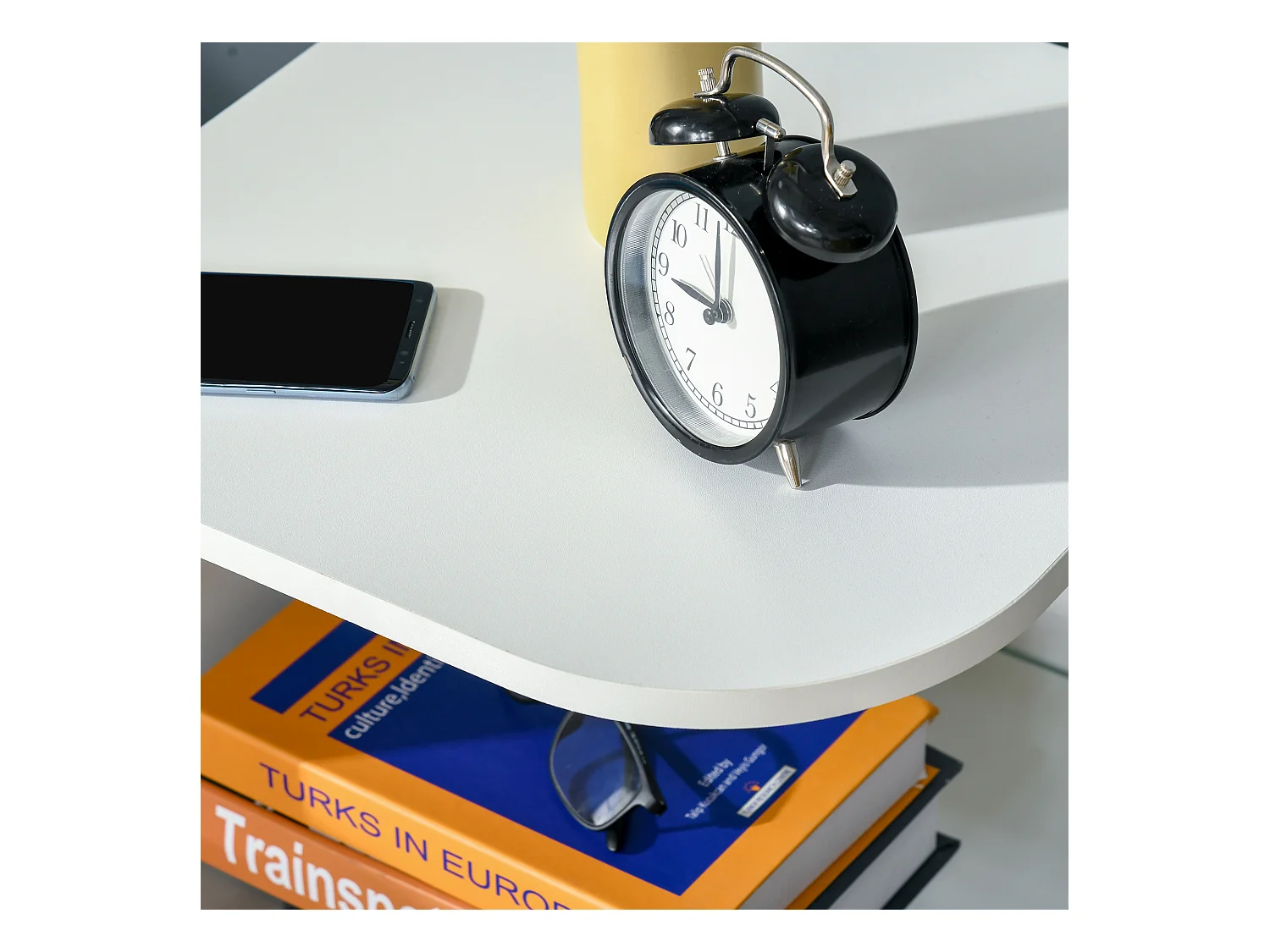 Guéridon design contemporain étagère verre trempé aspect bois blanc