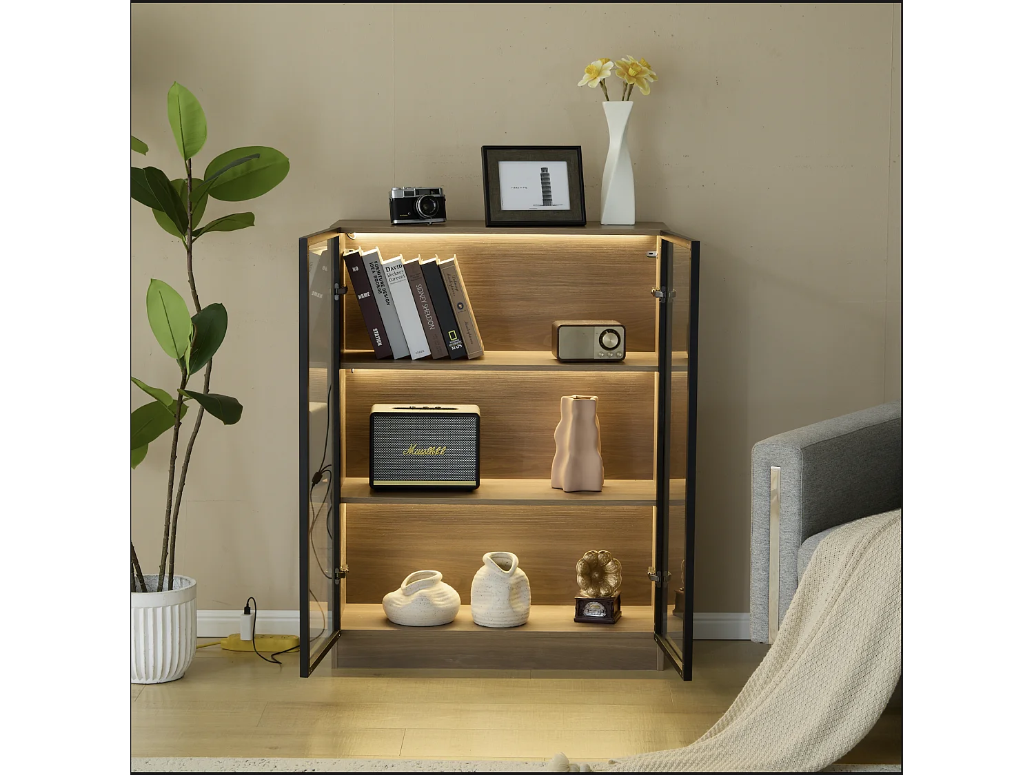 Vitrine avec 2 portes en verre - 80 x 32 x 106 cm - Etagères à 3 niveaux - LEDs - Panneau de particules - Noyer