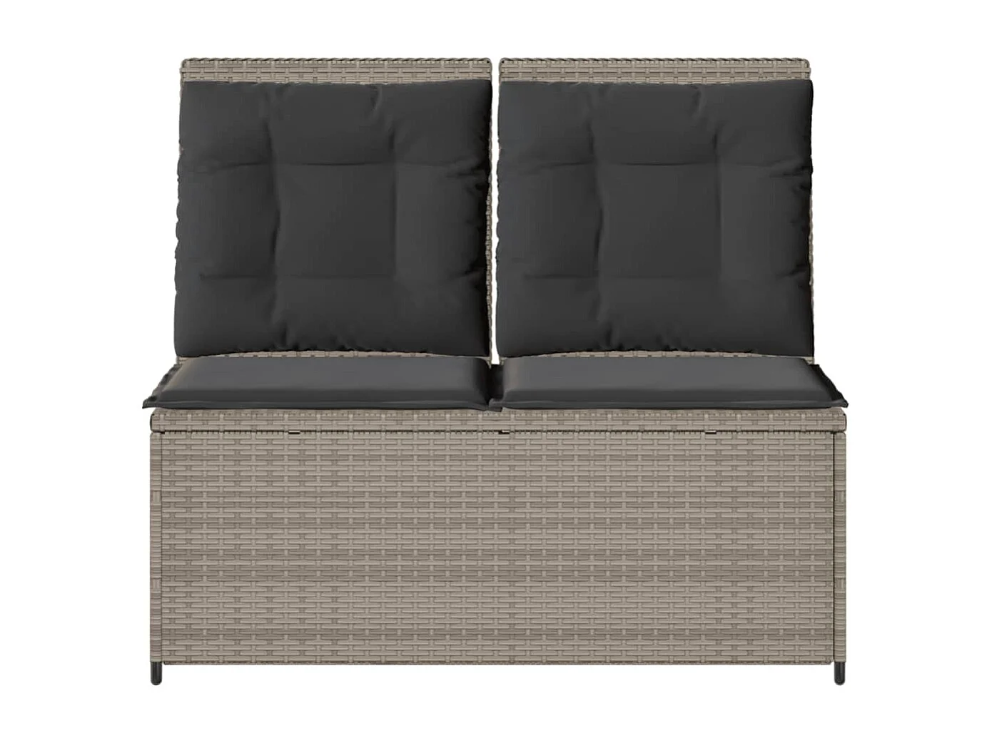 Banco de jardín reclinable y cojines de resina tejida en gris claro.