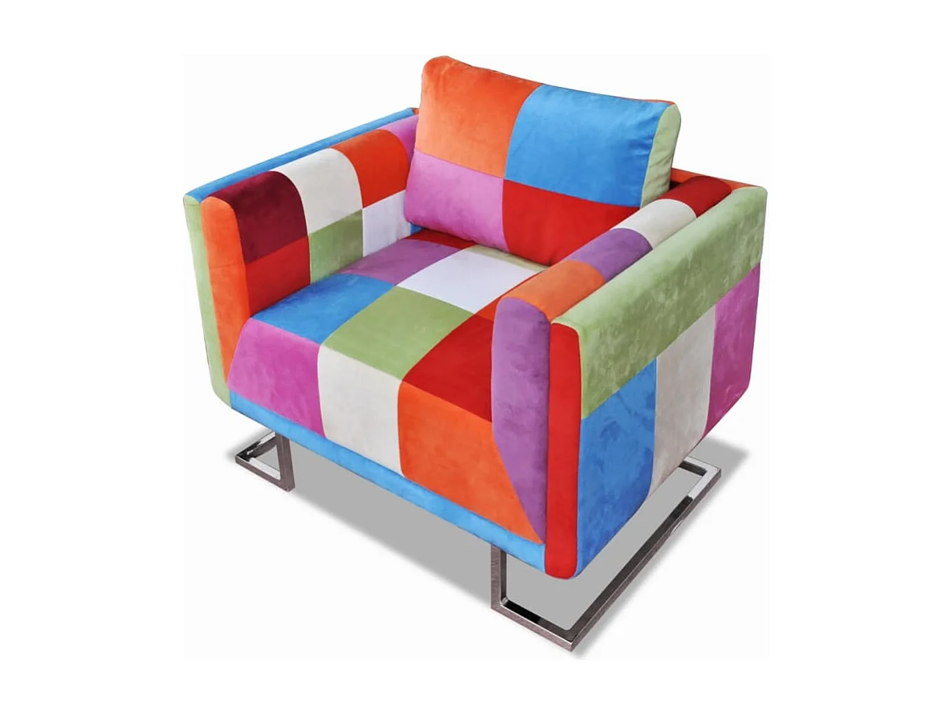 Sillón con diseño de cubo de retales de tejido con patas cromadas