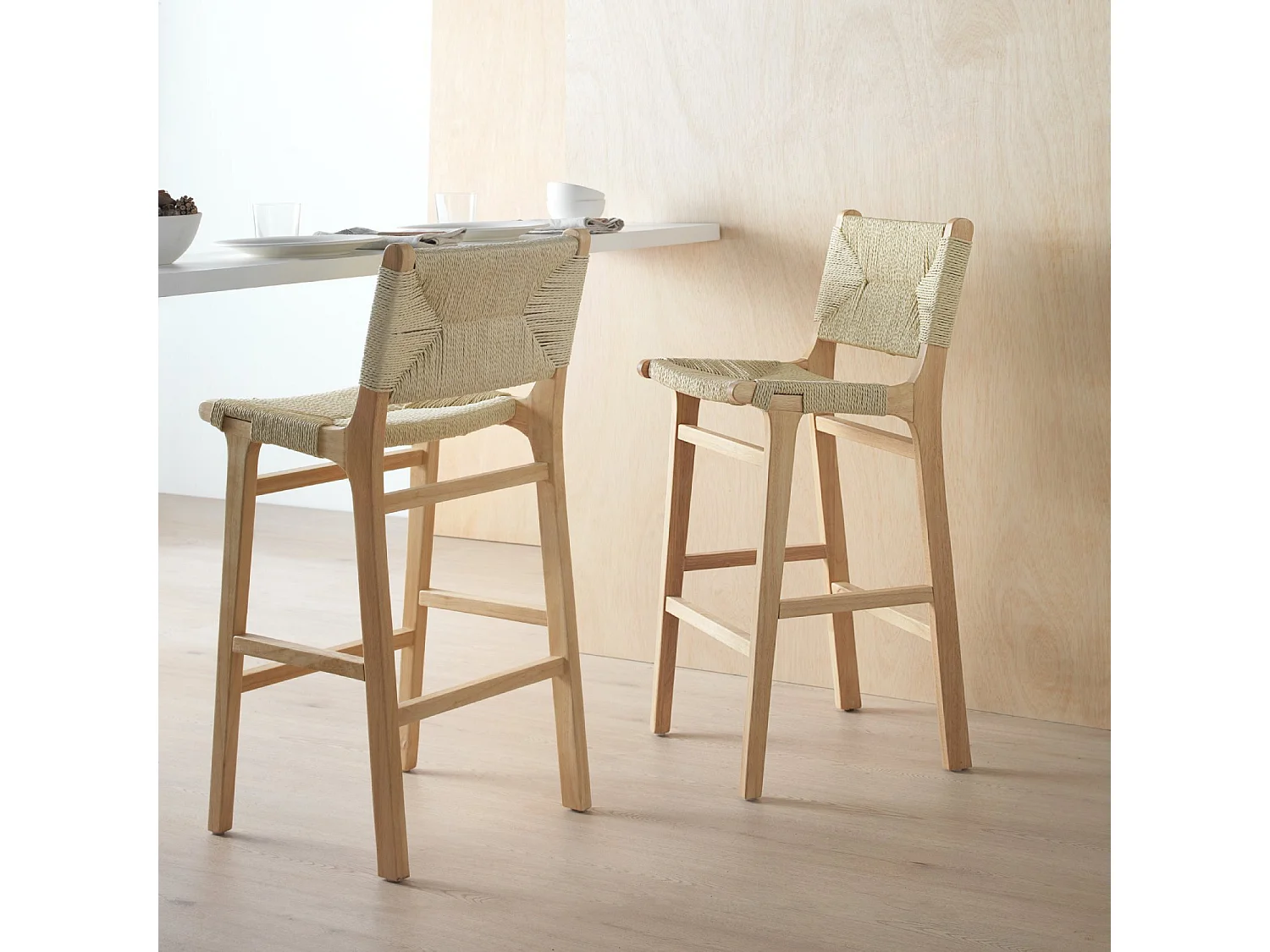 pack 2taburetes madera de hevea con asiento y respaldo trenzado