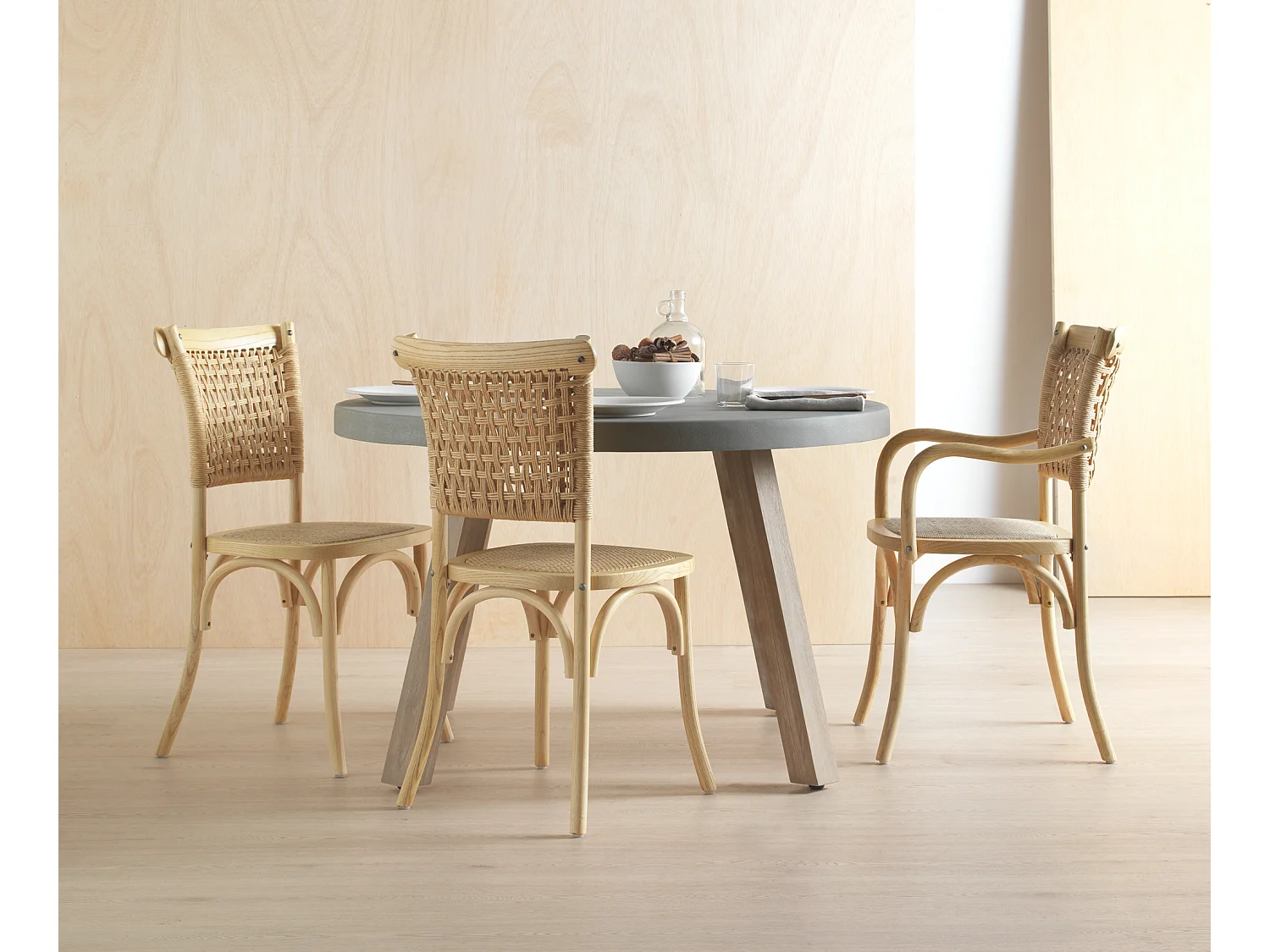 Set van 4 stoelen van iepenhout met gevlochten zitting en rugleuning