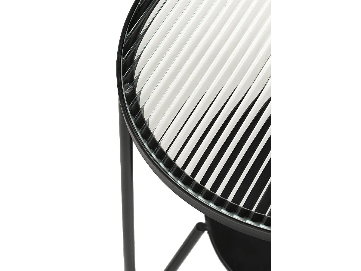 Table d'appoint en métal avec verre