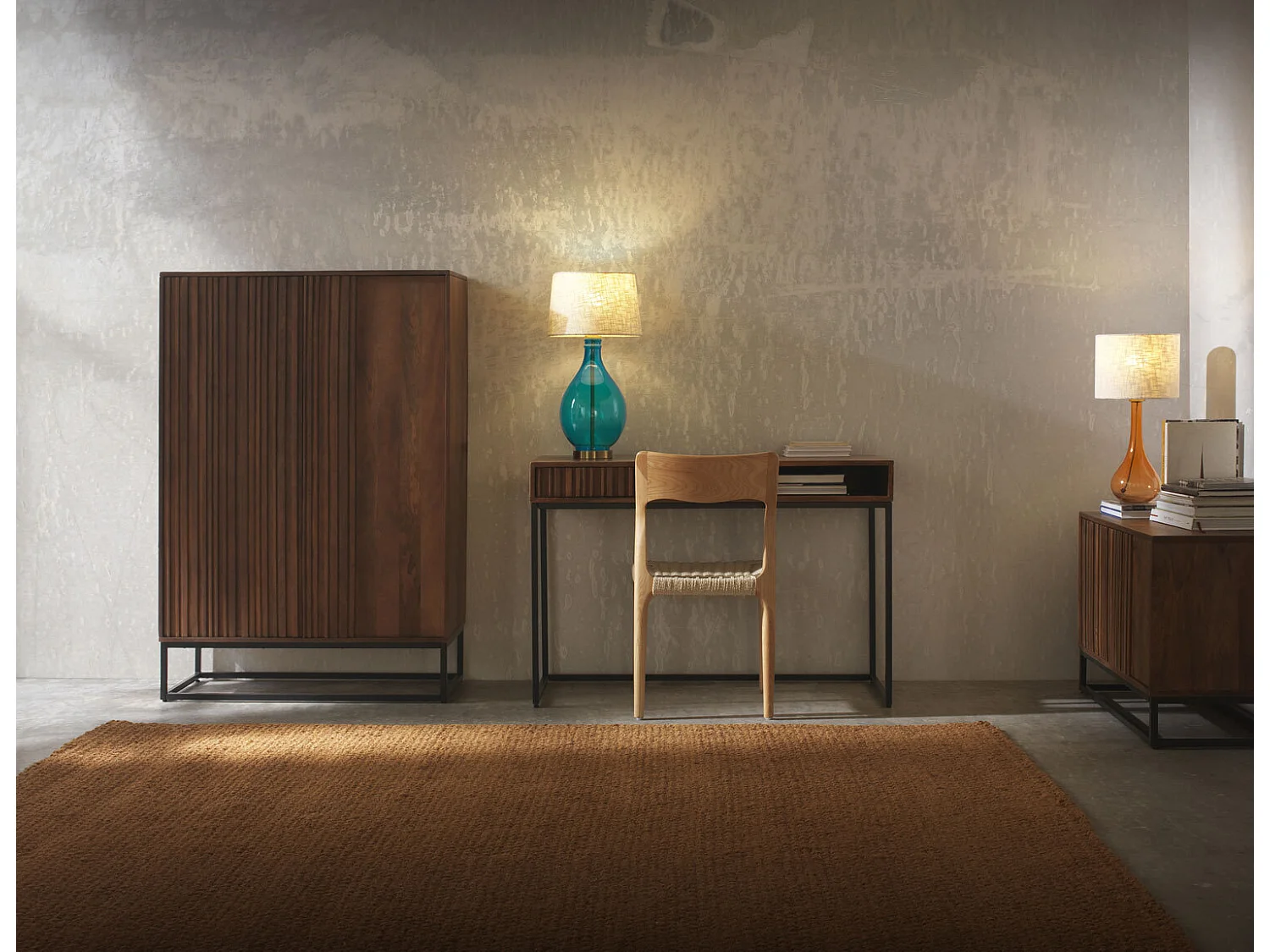 Scrivania con cassetto laminato in legno massiccio di mango