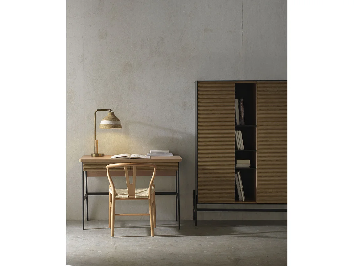 Bureau en placage de frêne naturel avec pieds en métal noir