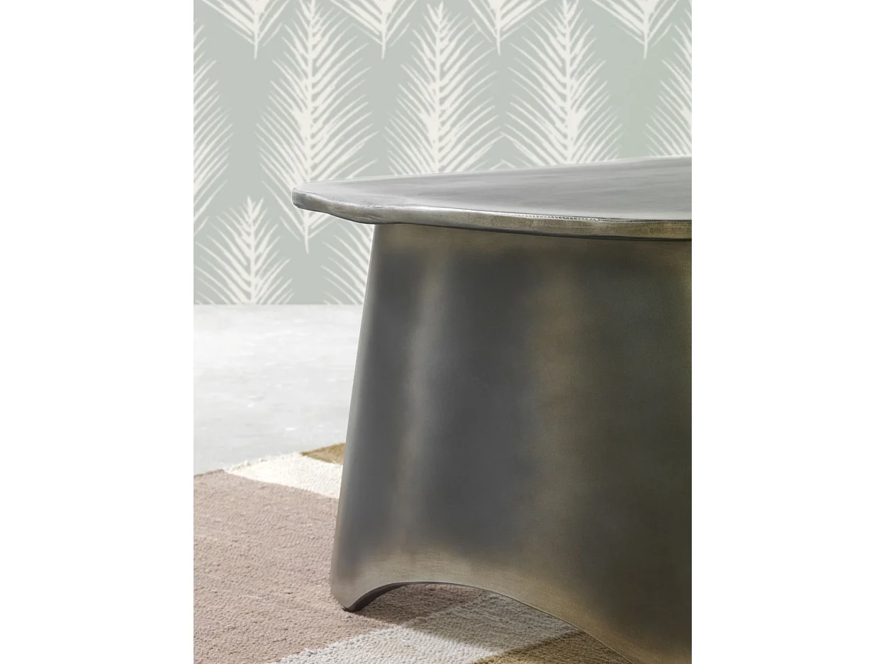 Table basse laquée en couleur métallique